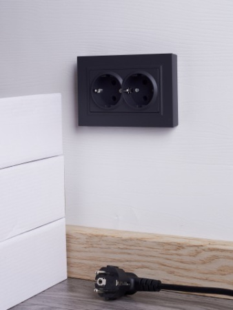 BRITE Розетка 2-местная с заземлением без защитных шторок 16А в сборе РС12-3-БрГ графит IEK