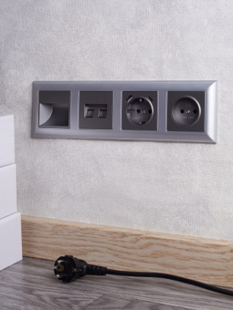 BRITE Рамка 4-местная РУ-4-Бр алюминий/алюминий IEK