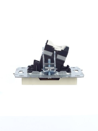 BRITE Розетка компьютерная RJ45 кат.5E РК10-БрКр бежевый IEK фото в интернет-магазине БелЭлектрикМонтаж