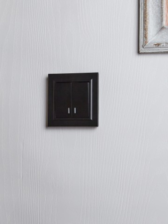 BRITE Выключатель 2-клавишный с индикацией 10А ВС10-2-1-БрЧ черный IEK фото в интернет-магазине БелЭлектрикМонтаж