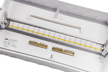KREPTA 3 Корпус пластиковый  ЩРВ-П-18  IP41 белый ИЭК