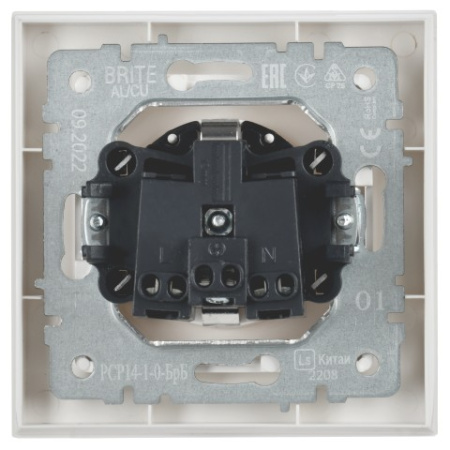 BRITE Розетка 1-местная с заземлением с защитными шторками 16А в сборе РСР14-1-0-БрБ белый IEK