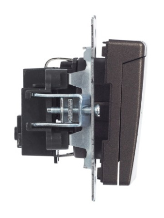 BRITE Розетка 1-местная с заземлением с защитными шторками и крышкой 16А IP20 РСбш10-3-БрТБ темная бронза IEK фото в интернет-магазине БелЭлектрикМонтаж