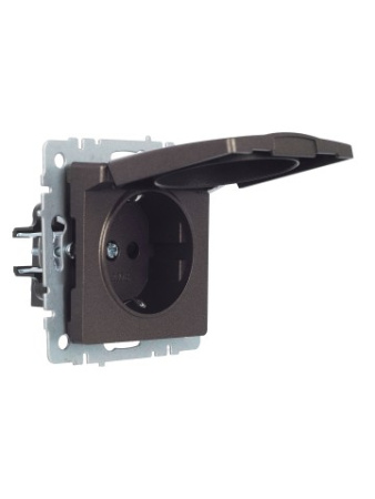 BRITE Розетка 1-местная с заземлением с защитными шторками и крышкой 16А IP20 РСбш10-3-БрТБ темная бронза IEK фото в интернет-магазине БелЭлектрикМонтаж