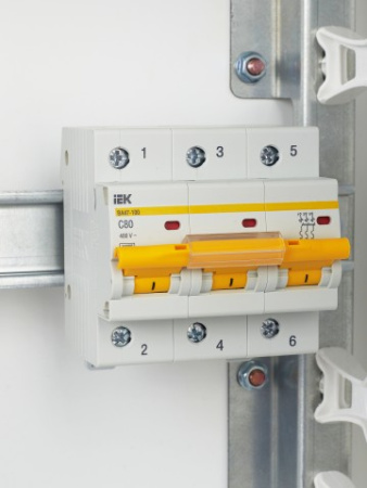 ВА47-100 3Р 80А 10кА х-ка С ИЭК автоматический выключатель ВА47-100 3Р 80А 10кА х-ка С ИЭК автоматический выключатель