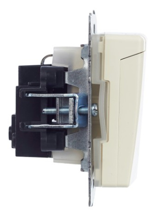 BRITE Розетка 1-местная с заземлением с защитными шторками и крышкой 16А IP44 РСбш10-3-44-БрКр бежевый IEK