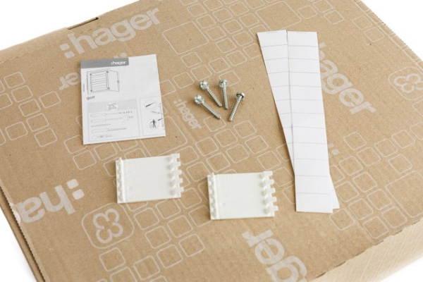 Купить Щит cкрытой установки 24 места, винтовые клеммы, (382х318х72), IP-40 // Hager - Golf (Белая дверь) в Минске