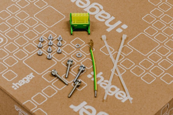 Купить Щит cкрытой установки Multimedia (382х426х72), IP-40 // Hager - Golf (Белая дверь с перфорацией) в Минске